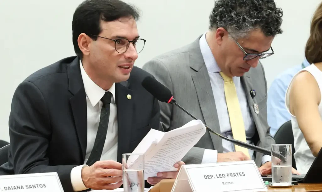 Relator do fim da escala 6×1, propõe que um dia de folga seja no domingo