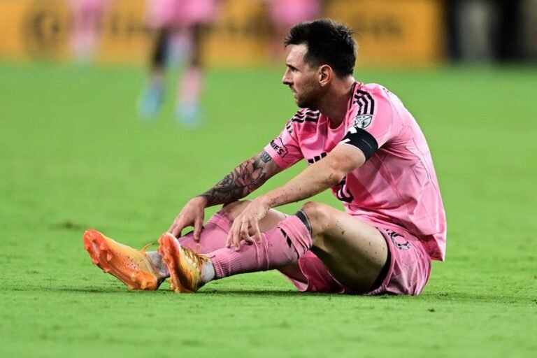 Messi sofre lesão e pode não jogar a Copa do Mundo 2026