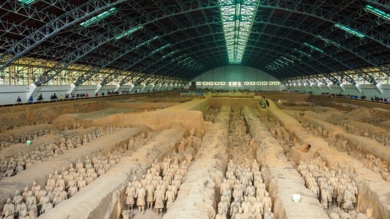 Exército enterrado há 2 mil anos é encontrado na China