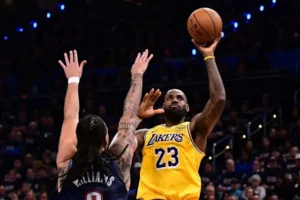 LeBron chega a 300 jogos de playoffs na NBA