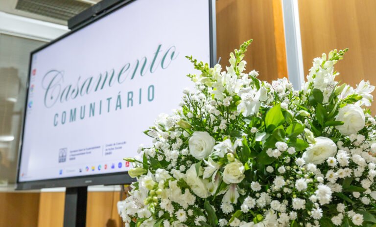 Casamento comunitário no Fórum Central oficializa 48 uniões