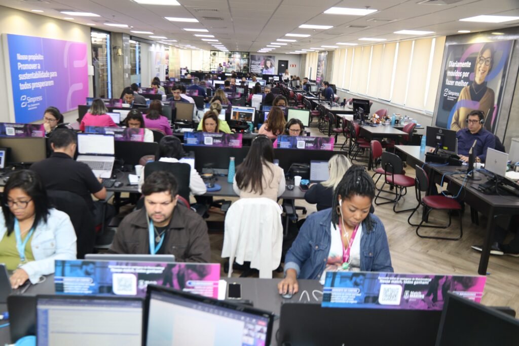 Processo seletivo na Simpress tem 90 vagas de trabalho abertas em nove estados brasileiros