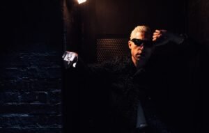 Michael Shuman, do Queens Of The Stone Age, lança novo single – “LA”