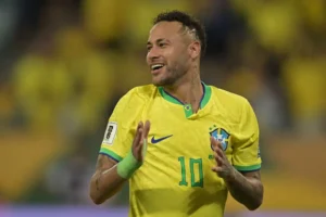 Neymar deve ficar fora da estreia da Copa por lesão