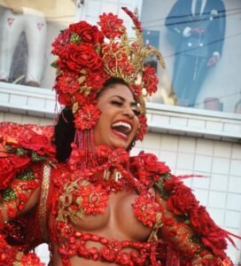 Carol Padilha é a nova muda da Em Cima da Hora