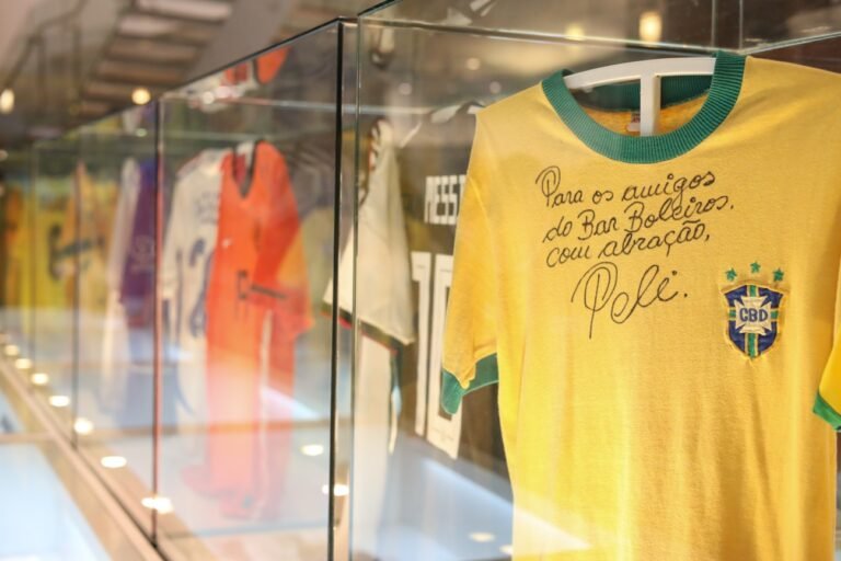 Fashion Mall recebe exposição imersiva sobre a história do futebol e da Copa do Mundo