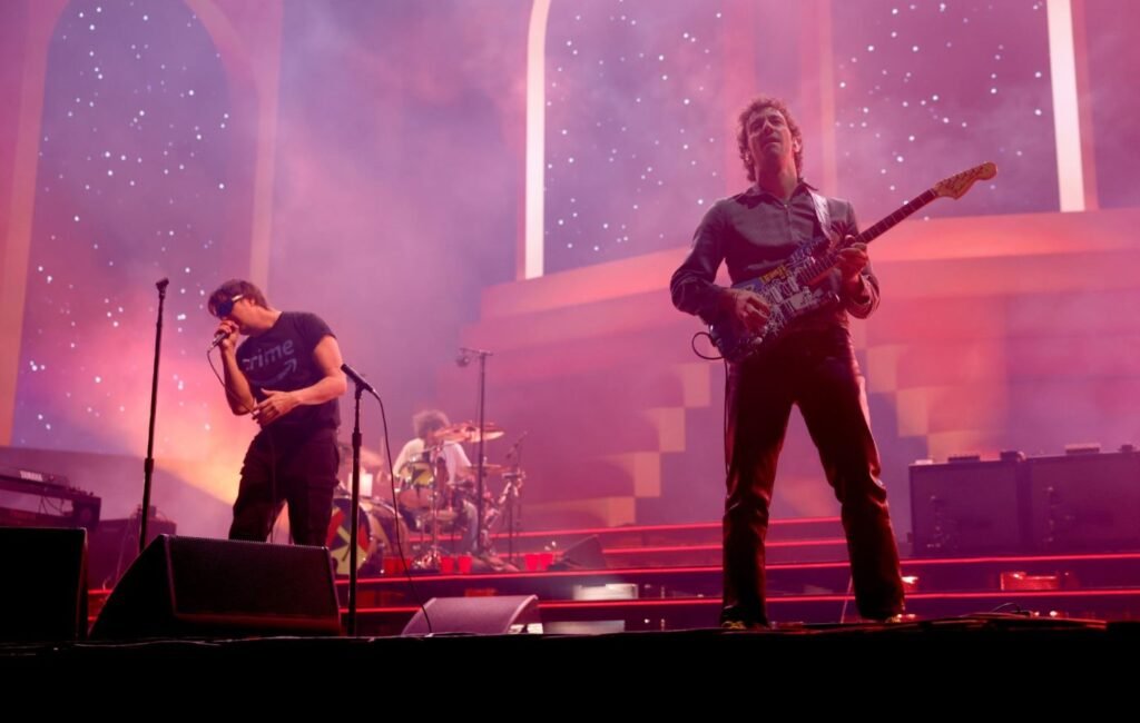 The Strokes lança novo single antes de vir ao Brasil