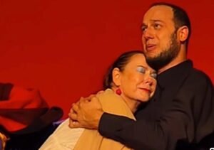 Comédia premiada “Minha Mãe é um Espírito” entra em temporada no Teatro Miguel Falabella