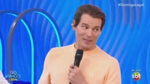 Celso Portiolli se emociona nos seus 30 anos de SBT
