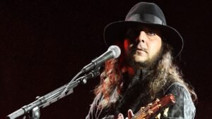 System Of A Down Daron Malakian pede união e critica divisão política durante show