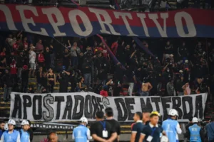 Independiente Medellín pede desculpas à torcida do Flamengo