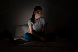 Doutora em Psicanálise investiga o que está por trás do suicídio entre adolescentes
