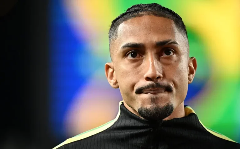 Briga por vaga de Raphinha será acirrada na Copa do Mundo