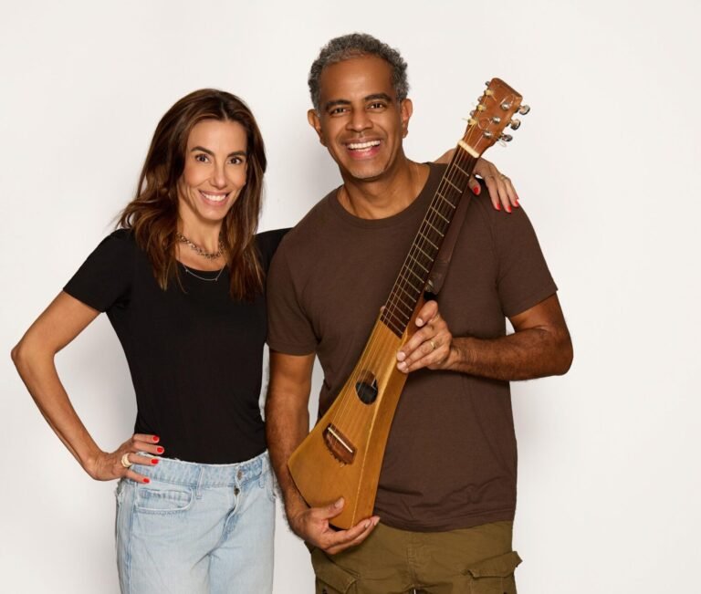 Jair Oliveira e Tania Khalill apresentam espetáculo gratuito do projeto Grandes Pequeninos