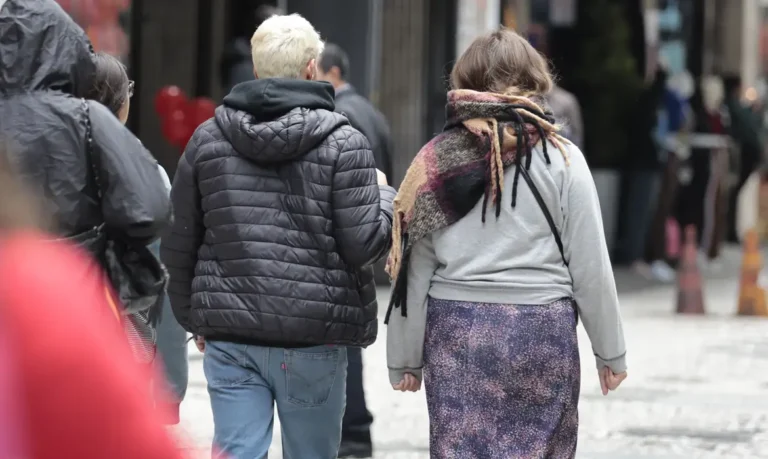 Frio congelante assola o sudeste do país