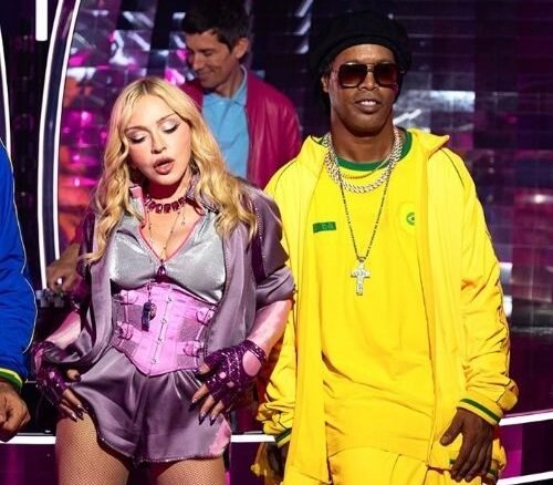 Ronaldinho Gaúcho detalha ligação com Madonna: ‘Me tratou com muito carinho’