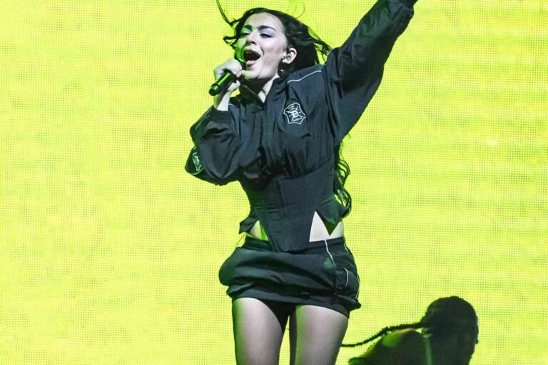 Novo álbum de Charli XCX, a fez desistir de pausa