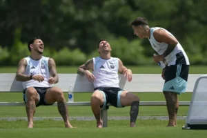 Postura de Messi durante treino antes de final da Copa viraliza