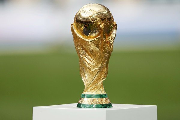 O ouro da taça da Copa derretida valeria quanto?