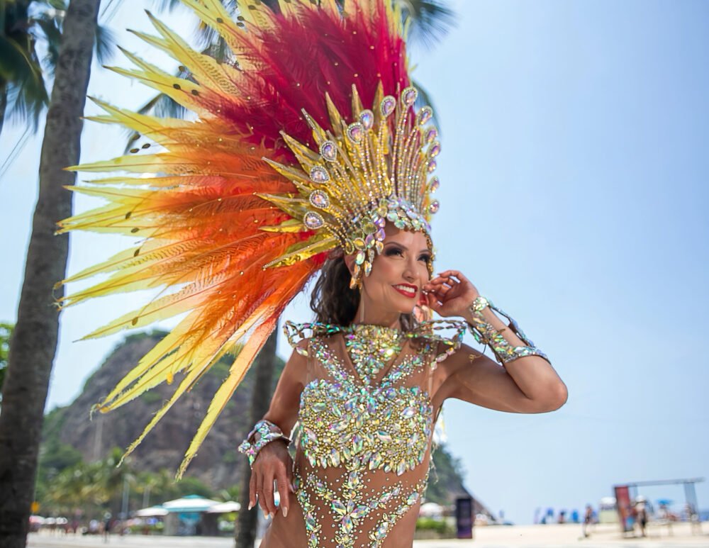 Karina Lamarr fará estreia como rainha da Unidos de Bangu no Carnaval 2027